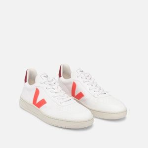 Veja Sneakers New in Box sz EU36, US5